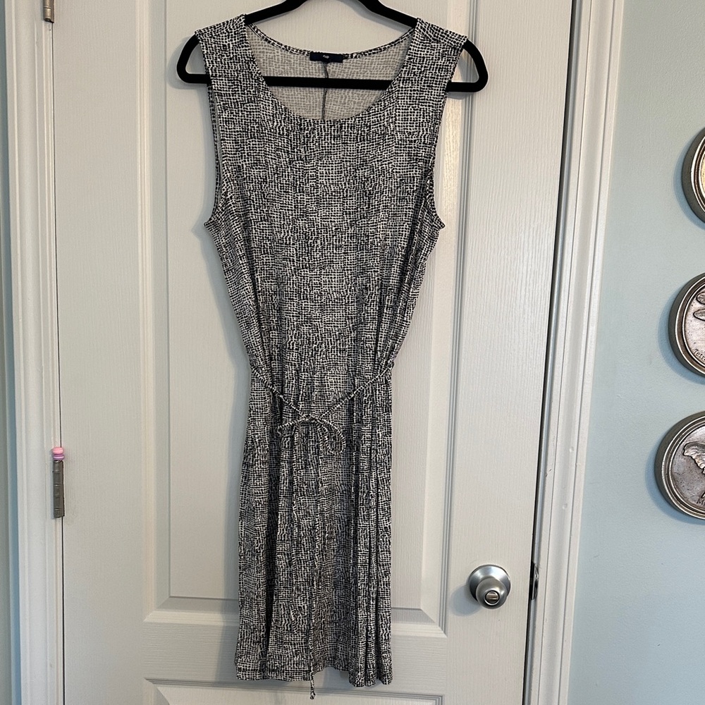 Gap Elegant Black and White Sleeveless Dress